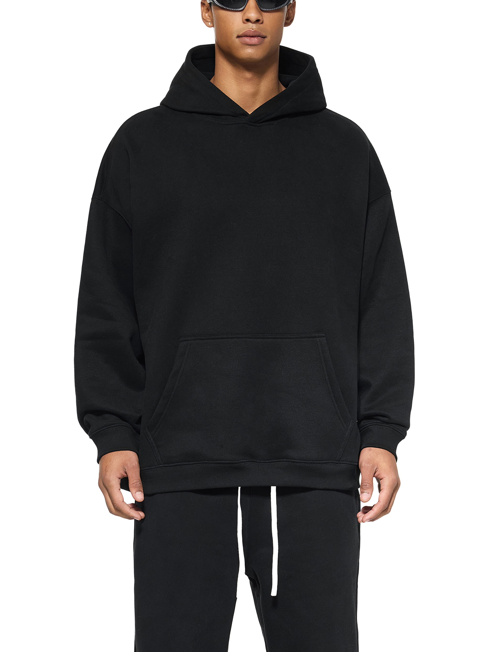 Oversize Fleeced Hoodie Black Model Front